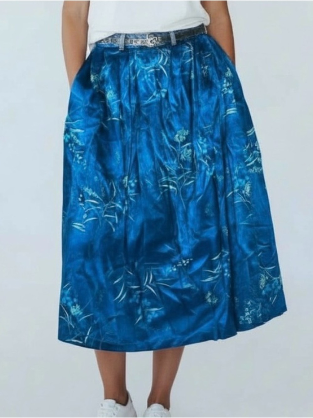 Vintage Bentley Plus Blue Floral Rayon Midi Skirt Size 16 Pockets Cottagecore